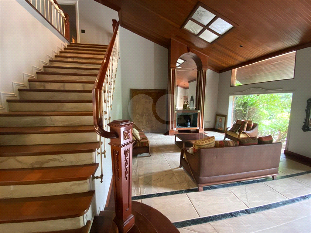 Casa com 1100m² no Morumbi reformada. Impecável