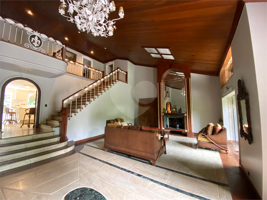 Casa com 1100m² no Morumbi reformada. Impecável