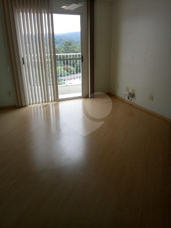 APARTAMENTO COM 2 VAGAS DE GARAGEM 