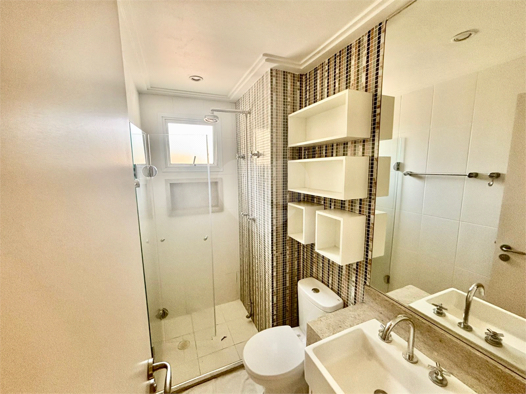 Apartamento em condomínio de alto padrão