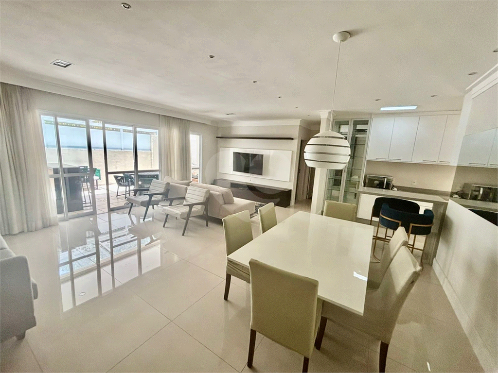 Apartamento em condomínio de alto padrão