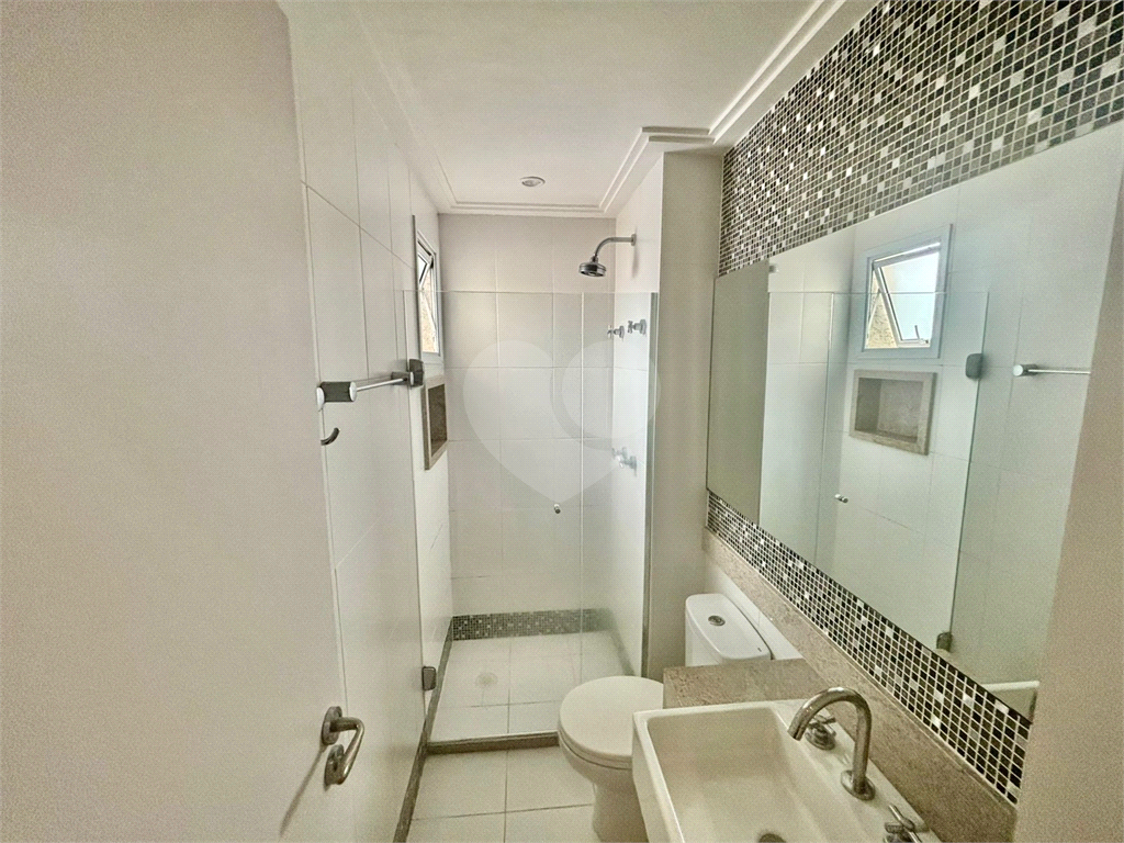 Apartamento em condomínio de alto padrão