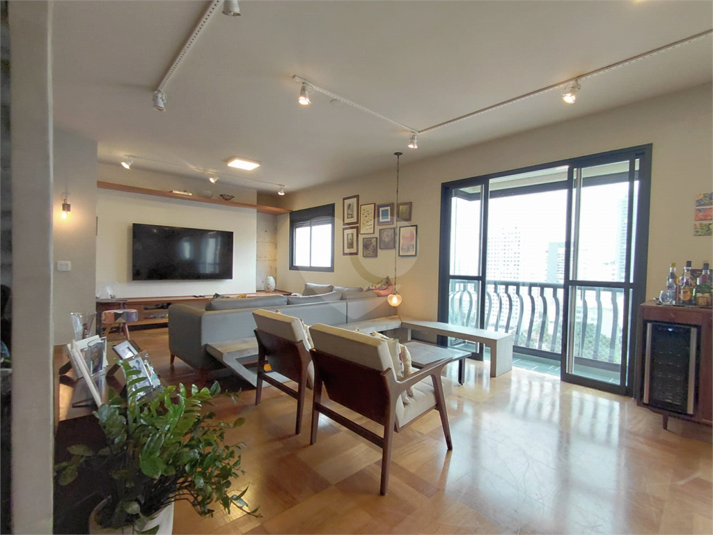 Imóvel de 158m² com ampla sala de estar de 3 ambientes varanca gourmet 3 suítes e 3 vagas condomínio com lazer Perdizes