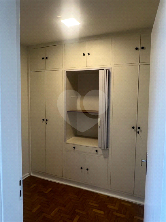 Apartamento à venda com 2 quartos, 70m² - Foto 9