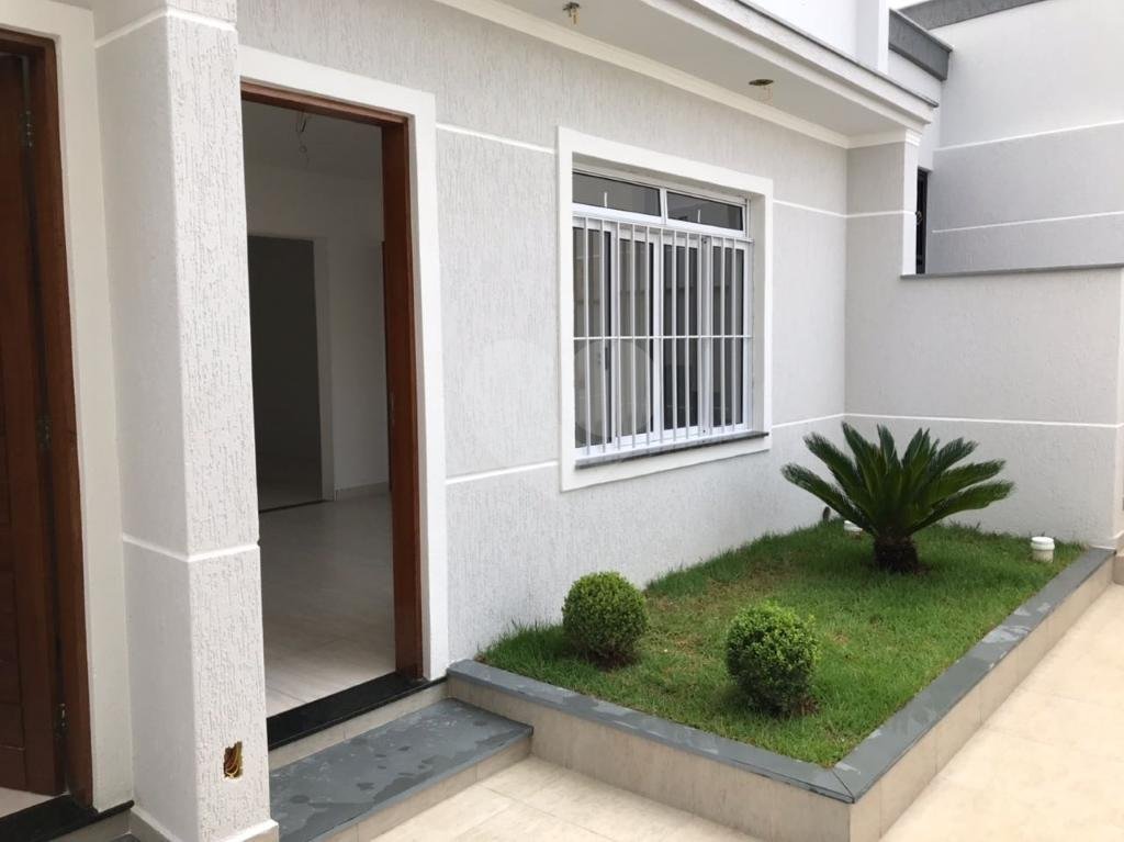 Sobrados novos em condomínio fechado no bairro requisitado  Jardim Virginia Bianca