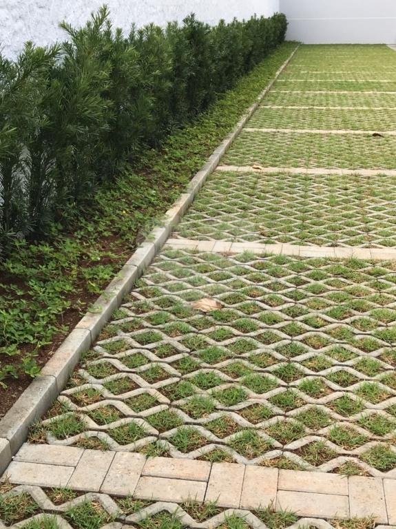 Sobrados novos em condomínio fechado no bairro requisitado  Jardim Virginia Bianca