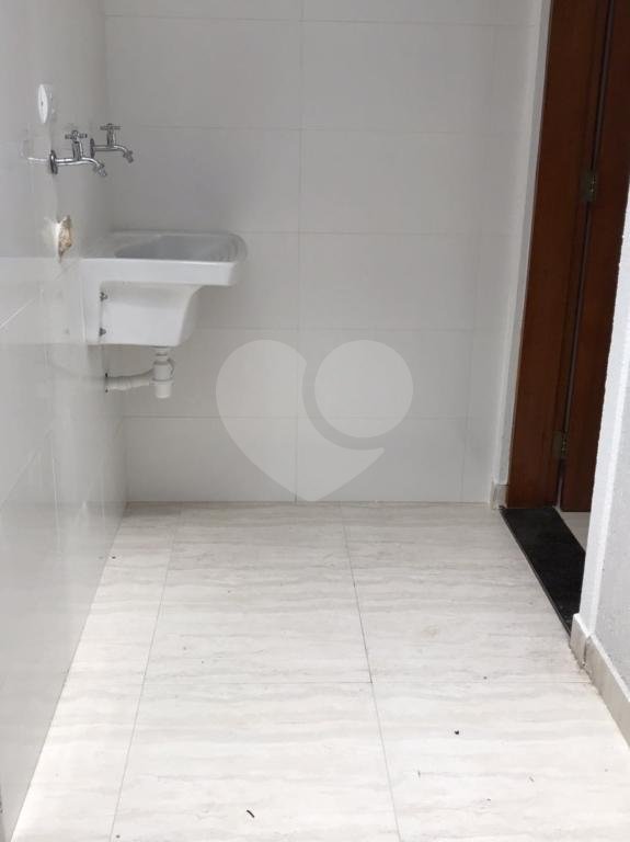 Sobrados novos em condomínio fechado no bairro requisitado  Jardim Virginia Bianca