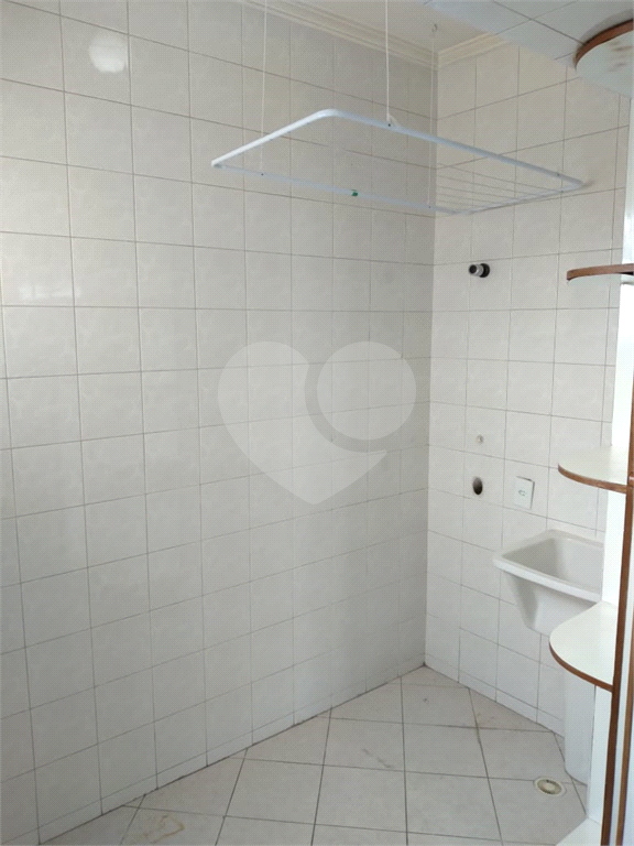 Apartamento de 52m² com 2 dormitórios e vaga de garagem.