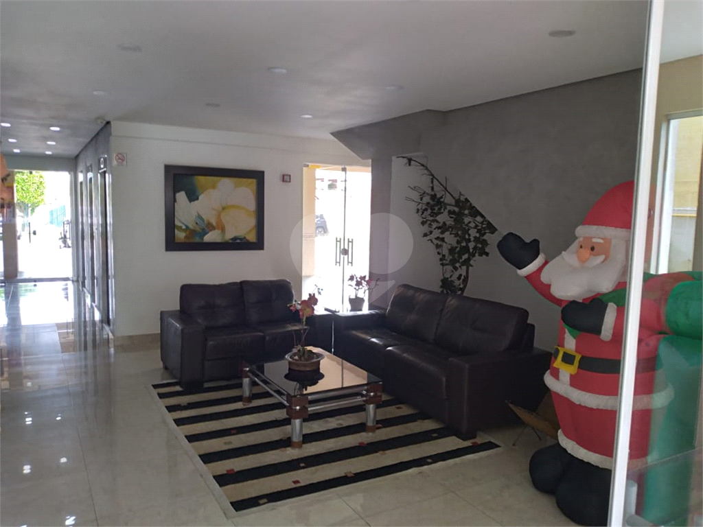 Apartamento de 52m² com 2 dormitórios e vaga de garagem.