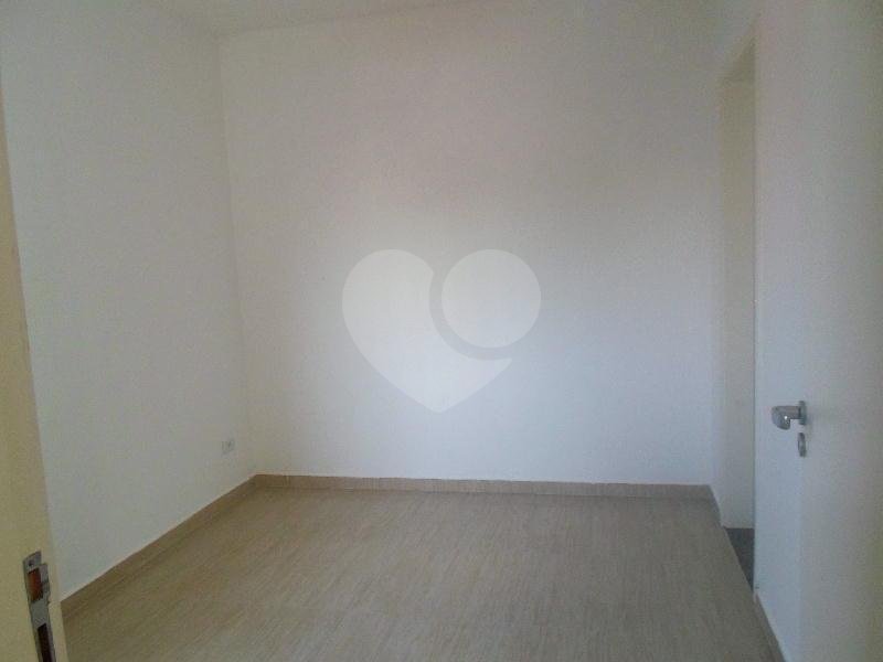 sobrado dois quartos sendo duas suites  duas vagas no imirim