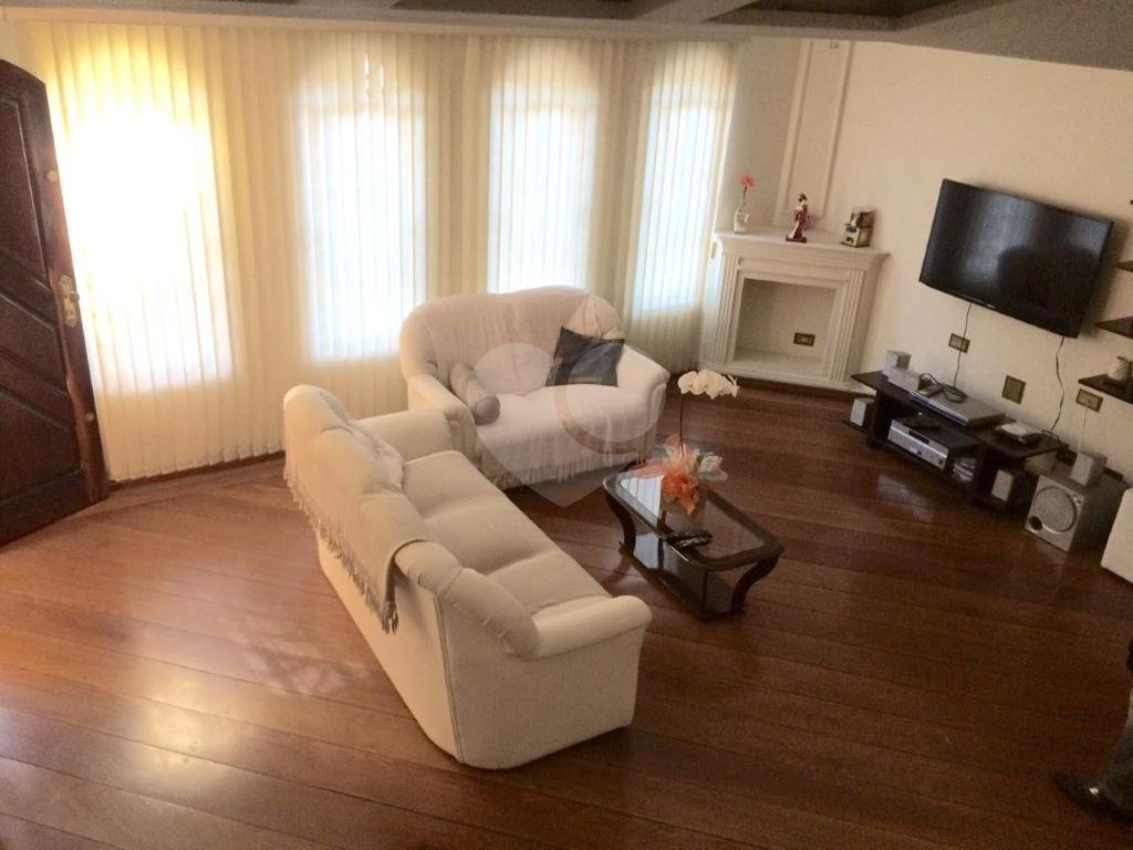 Excelente sobrado com 3 dormitórios e 4 vagas na Vila Gustavo - OPORTUNIDADE!