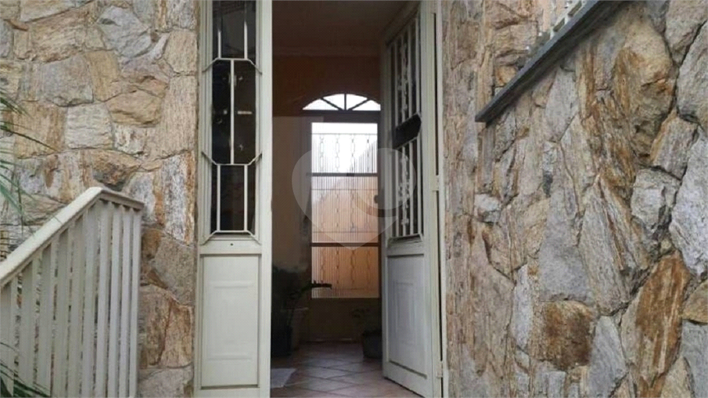 Excelente sobrado com 3 dormitórios e 4 vagas na Vila Gustavo - OPORTUNIDADE!