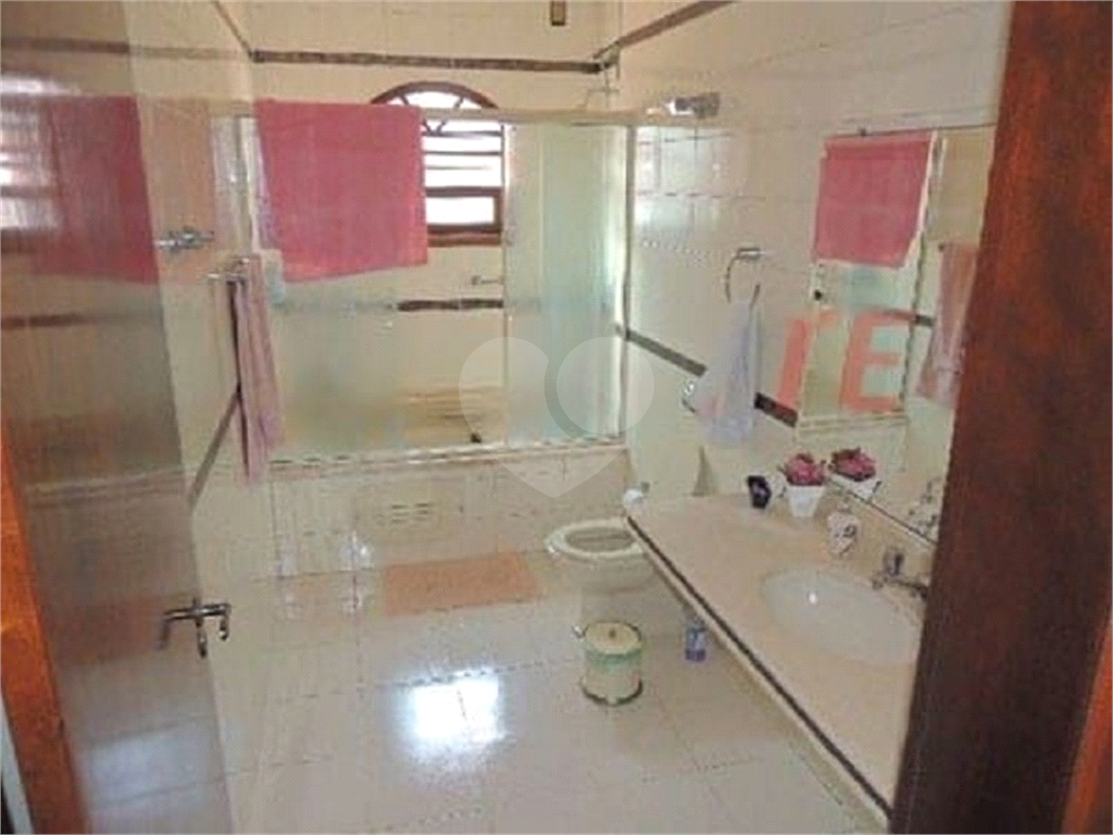 Excelente sobrado com 3 dormitórios e 4 vagas na Vila Gustavo - OPORTUNIDADE!
