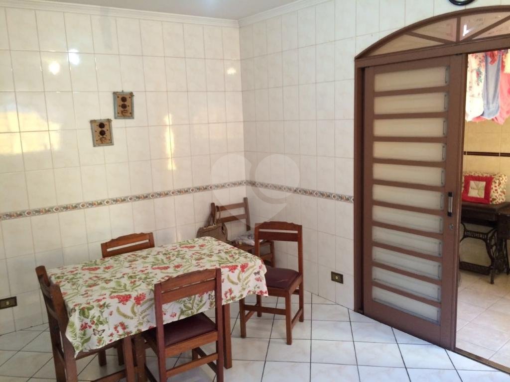 Excelente sobrado com 3 dormitórios e 4 vagas na Vila Gustavo - OPORTUNIDADE!