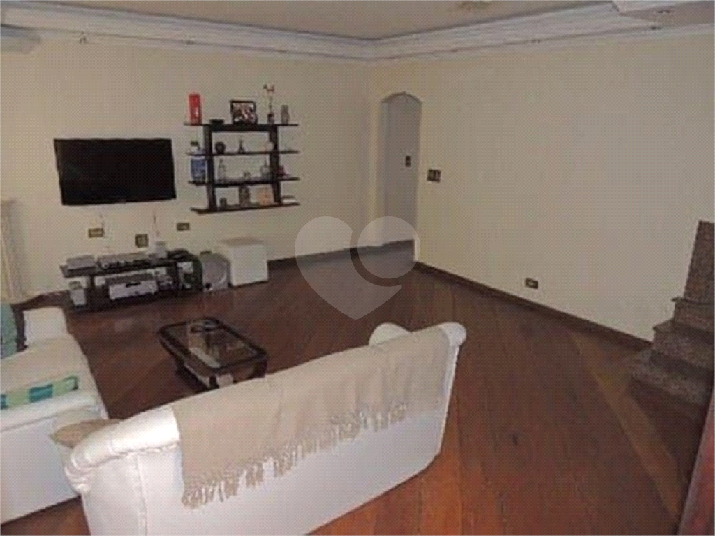 Excelente sobrado com 3 dormitórios e 4 vagas na Vila Gustavo - OPORTUNIDADE!