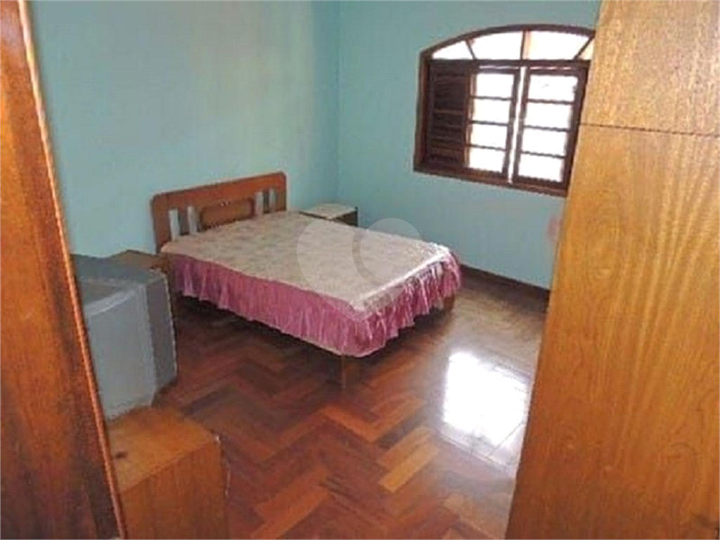 Excelente sobrado com 3 dormitórios e 4 vagas na Vila Gustavo - OPORTUNIDADE!