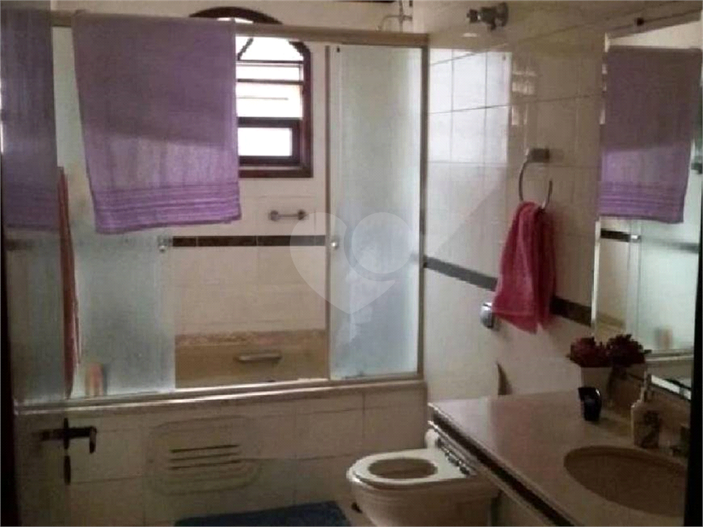 Excelente sobrado com 3 dormitórios e 4 vagas na Vila Gustavo - OPORTUNIDADE!