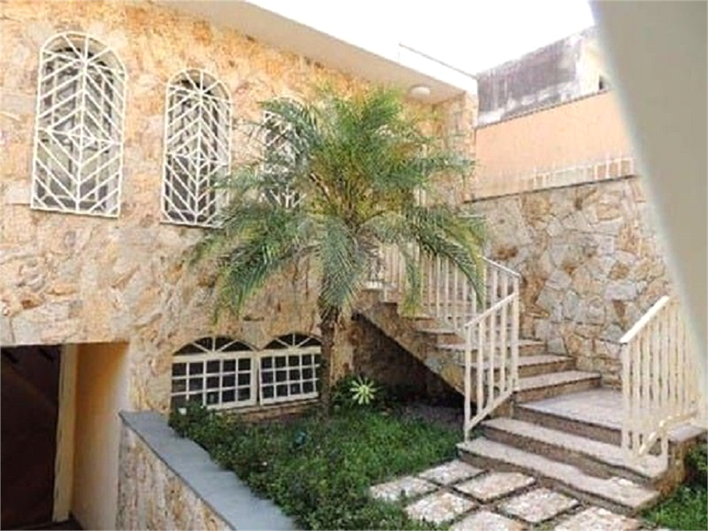 Excelente sobrado com 3 dormitórios e 4 vagas na Vila Gustavo - OPORTUNIDADE!