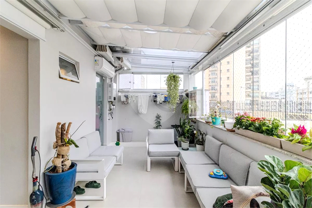 Cobertura Santa Cecilia com 2 dormitórios, sendo 1 suíte e 1 vaga de garagem 