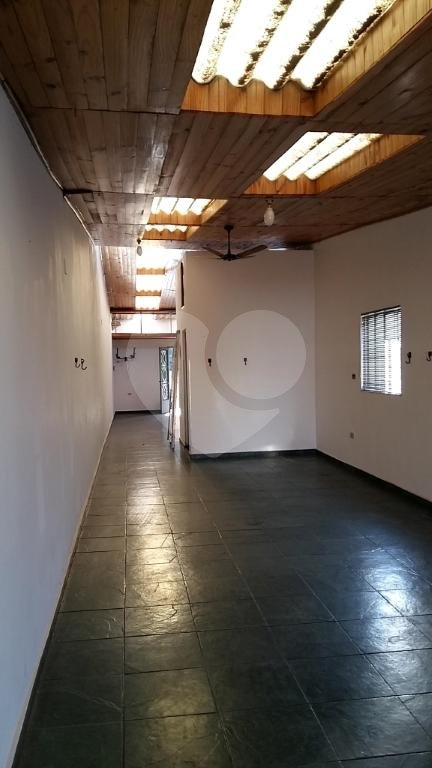 Ótima casa térrea 10 mim do metro 2 dormitórios 1 suite 2 vagas.