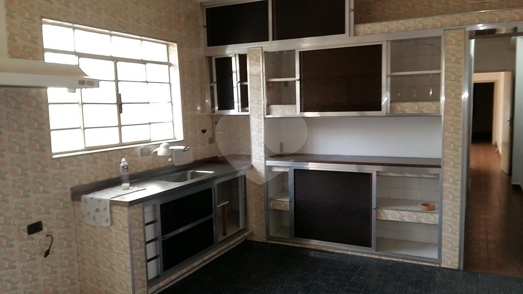 Ótima casa térrea 10 mim do metro 2 dormitórios 1 suite 2 vagas.