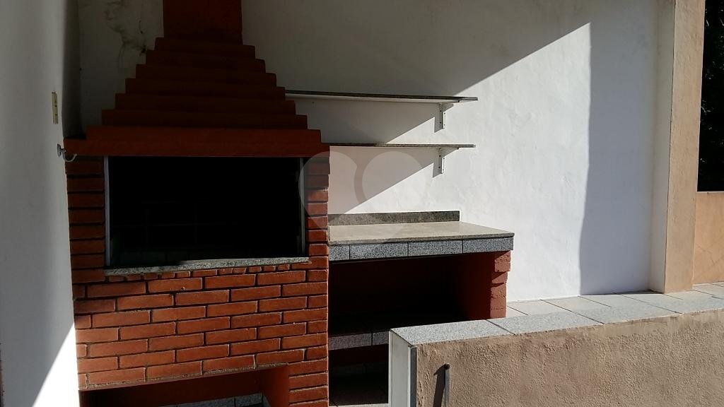 Ótima casa térrea 10 mim do metro 2 dormitórios 1 suite 2 vagas.