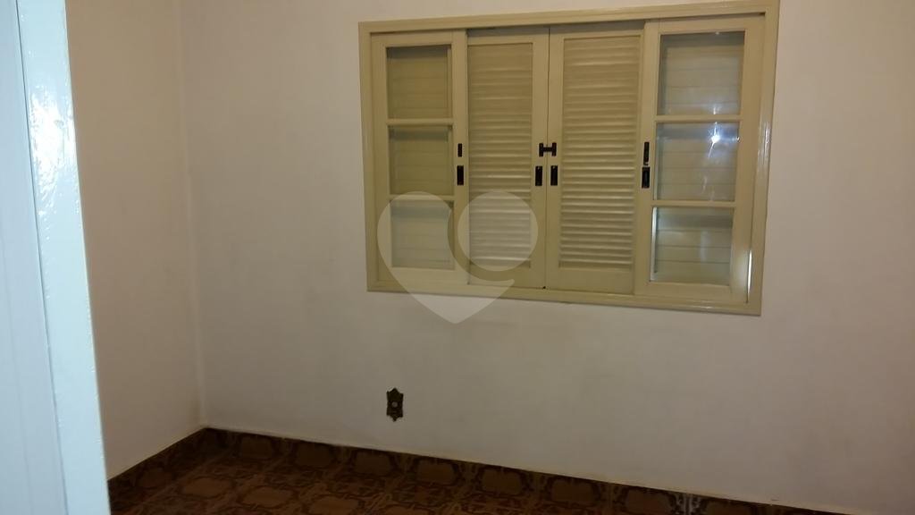 Ótima casa térrea 10 mim do metro 2 dormitórios 1 suite 2 vagas.