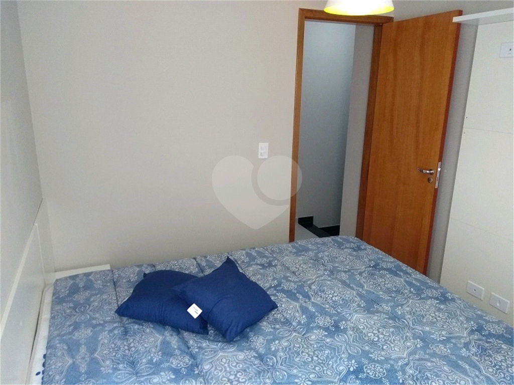 Sobrado novo em condomínio  fechado na Vila Nivi