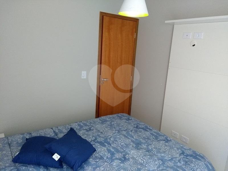 Sobrado novo em condomínio  fechado na Vila Nivi