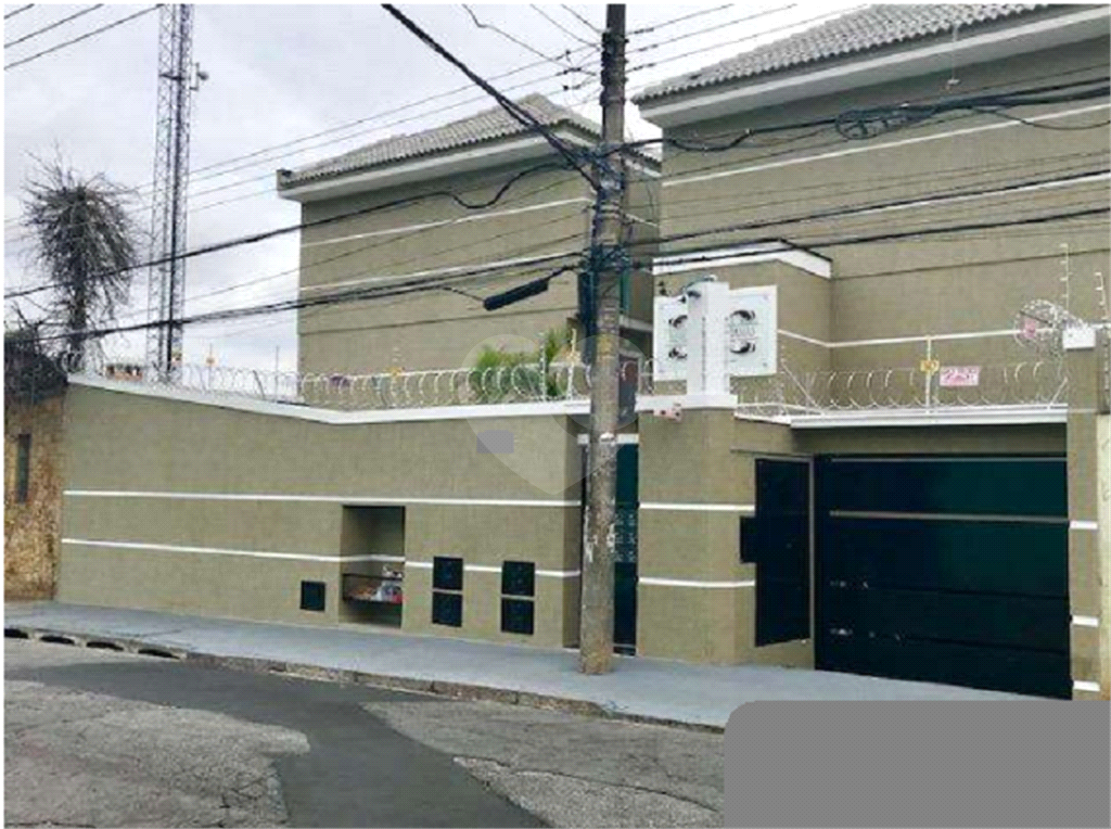 Sobrado novo em condomínio  fechado na Vila Nivi