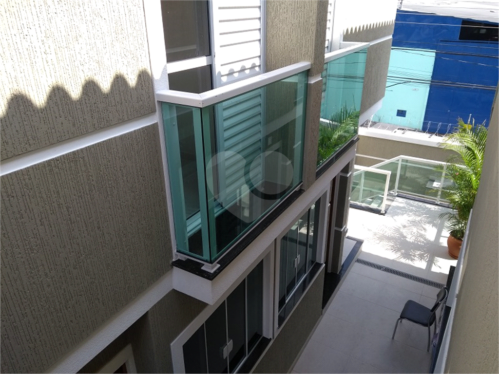 Sobrado novo em condomínio  fechado na Vila Nivi