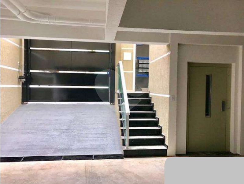 Sobrado novo em condomínio  fechado na Vila Nivi