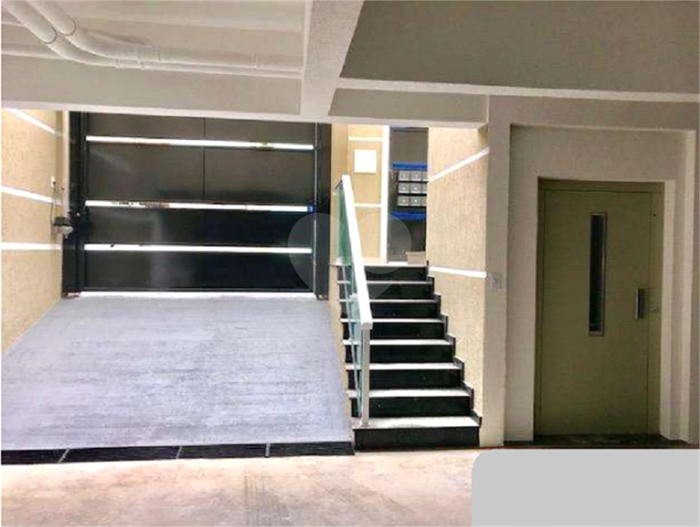 Sobrado novo em condomínio  fechado na Vila Nivi