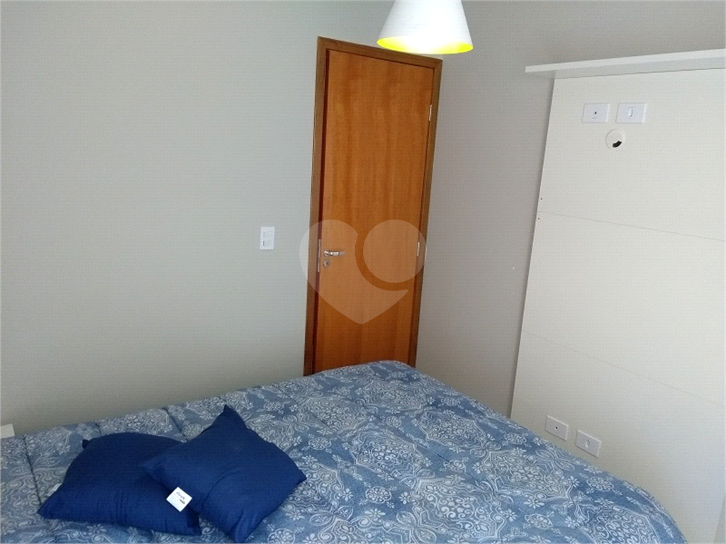 Sobrado novo em condomínio  fechado na Vila Nivi