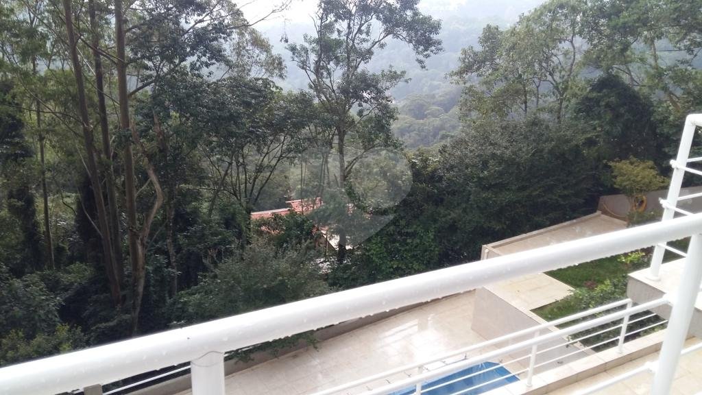 Elegante casa na Serra da Cantareira, em um dos melhores condomínios da Serra