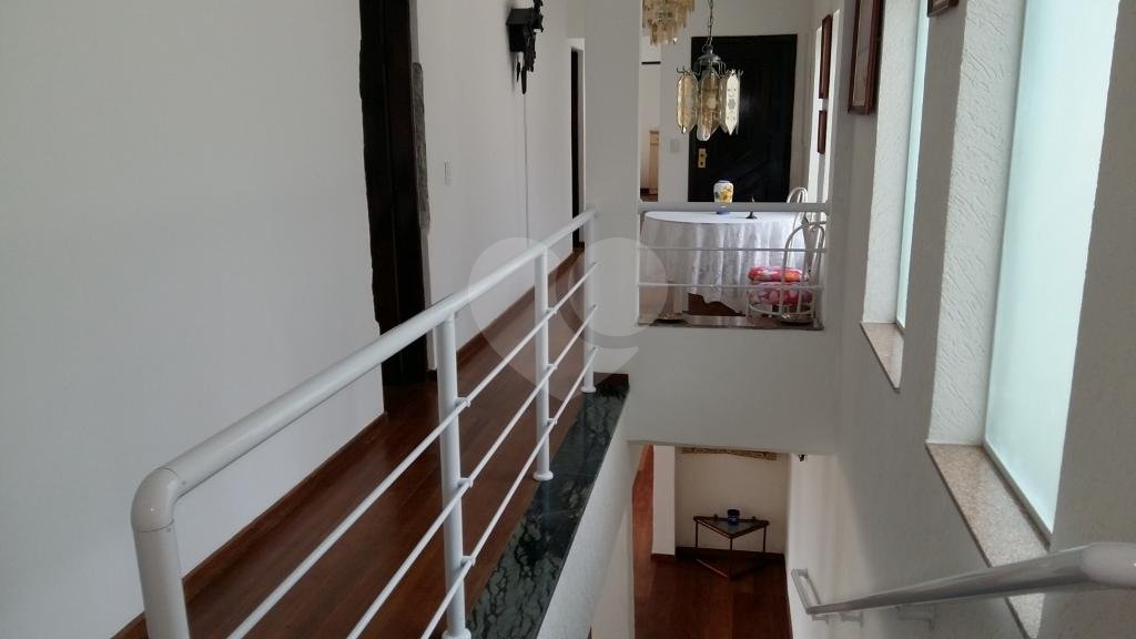 Elegante casa na Serra da Cantareira, em um dos melhores condomínios da Serra