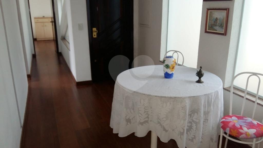 Elegante casa na Serra da Cantareira, em um dos melhores condomínios da Serra