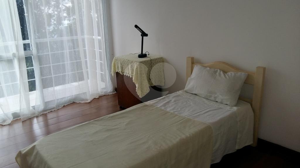 Elegante casa na Serra da Cantareira, em um dos melhores condomínios da Serra