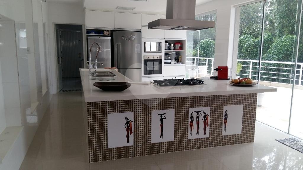Elegante casa na Serra da Cantareira, em um dos melhores condomínios da Serra