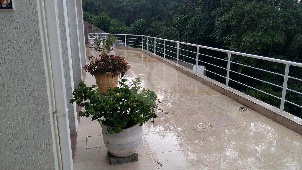 Elegante casa na Serra da Cantareira, em um dos melhores condomínios da Serra
