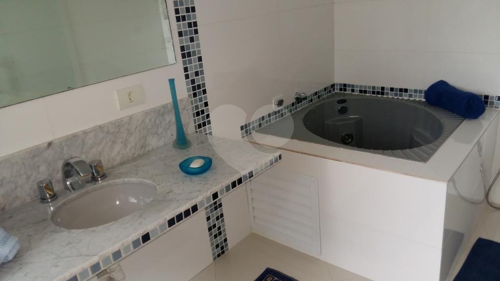 Elegante casa na Serra da Cantareira, em um dos melhores condomínios da Serra