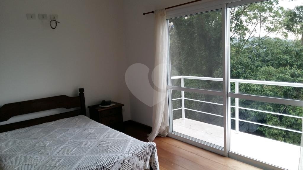 Elegante casa na Serra da Cantareira, em um dos melhores condomínios da Serra