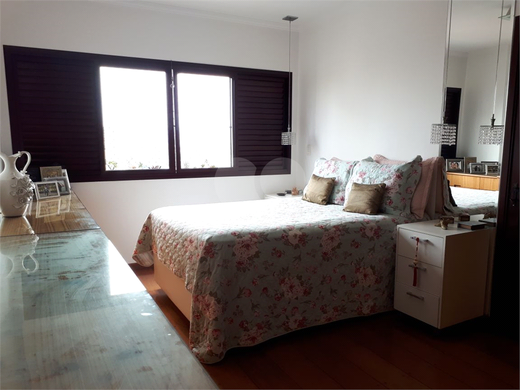 Apartamento à venda com 3 quartos, 157m² - Foto 13