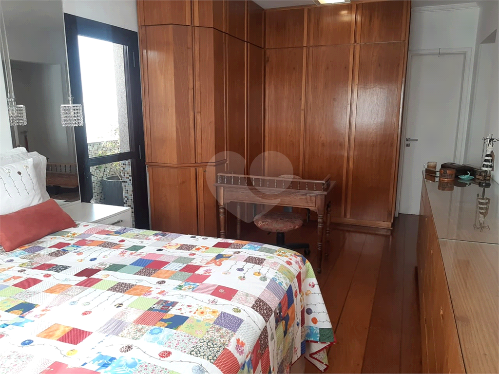 Apartamento à venda com 3 quartos, 157m² - Foto 15