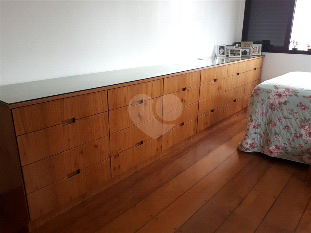 Apartamento à venda com 3 quartos, 157m² - Foto 14