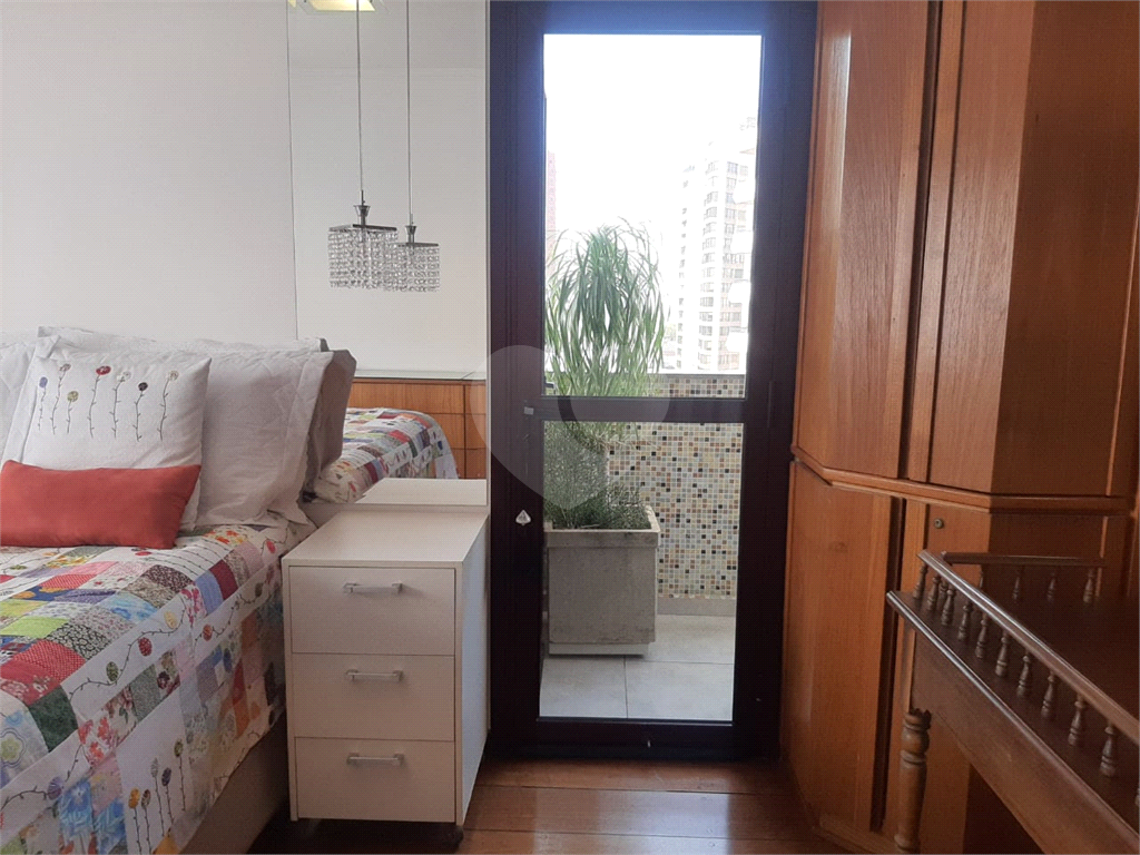 Apartamento à venda com 3 quartos, 157m² - Foto 17