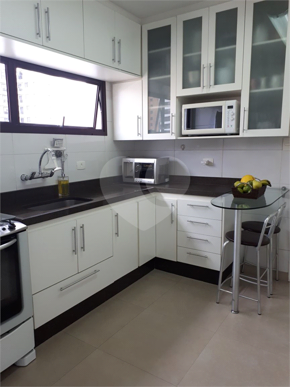 Apartamento à venda com 3 quartos, 157m² - Foto 27