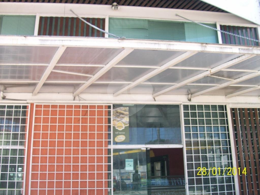 PRÉDIO INTEIRO em TREMEMBÉ