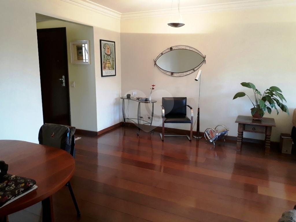 Belíssimo apartamento com 153 m² de área útil