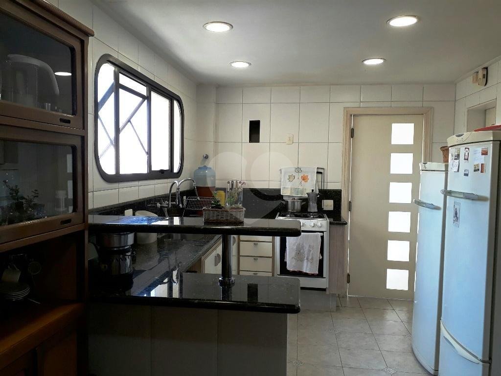 Belíssimo apartamento com 153 m² de área útil